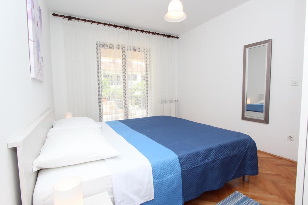 Apartments Rozela ロヴィニ エクステリア 写真